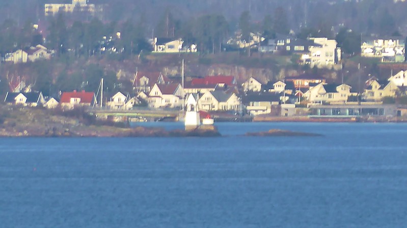 Oslofjord / Torgersøy fyr
Picture also shows the fog bell tower built in 1911
Keywords: Norway;Oslofjord;Vestfold