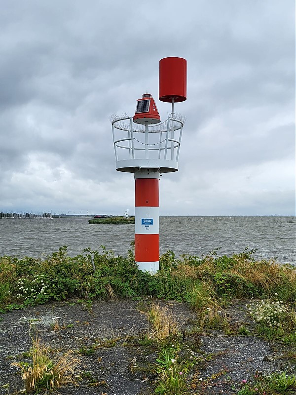 Almere / Rode HL Blocq van Kuffeler light
Keywords: Netherlands;IJsselmeer;Markermeer;IJmeer;Almere