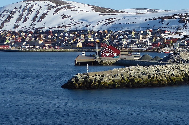 Kjøllefjord Mole light
Keywords: Norway;Barents sea;Kjollefjord