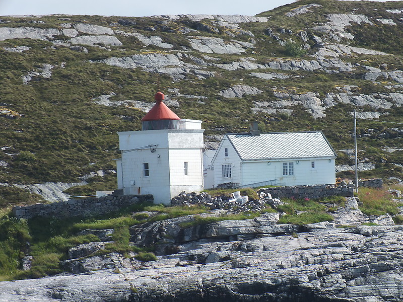 Stavenes lighthouse
Keywords: Sorsund;Kristiansund;Norway;Norwegian sea