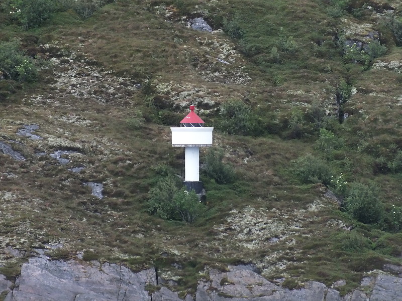 Kjorhaugklubben lighthouse
Keywords: Meloyfjord;Helgeland;Norway;Norwegian sea