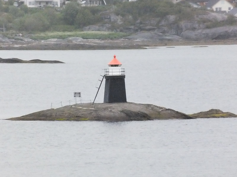 Mefallskjaer lighthouse
Keywords: Saltfjord;Bodo;Norway;Norwegian sea