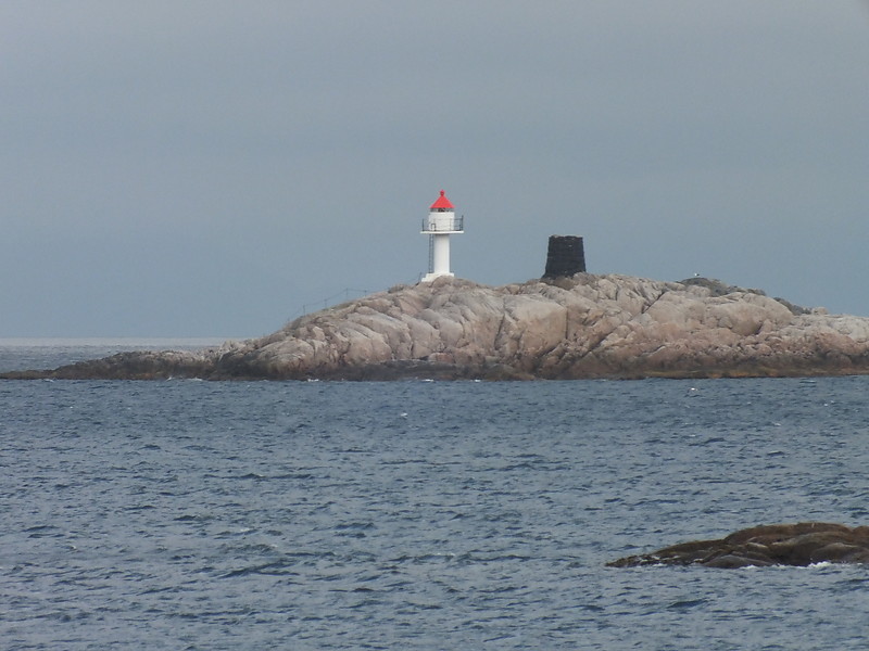 Brodrene lighthouse
Keywords: Henningsvaer;Lofoten;Vestfjord;Norway;Norwegian sea