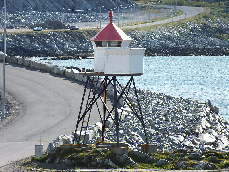Kjøllefjord lighthouse
Keywords: Kjollefjord;Norway;Barents sea
