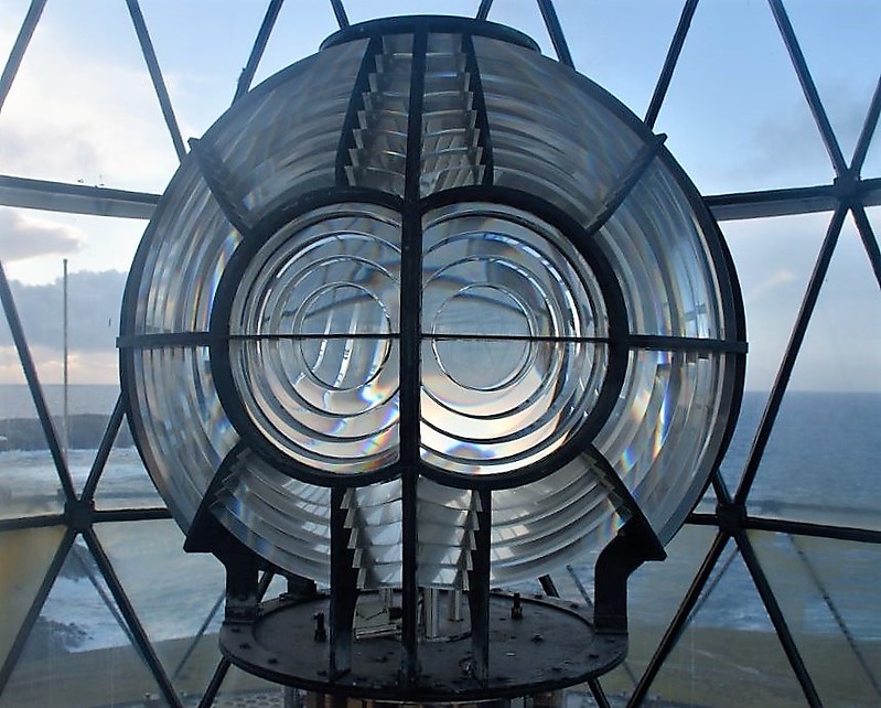 Outer Hebrides / Flannan Islands Lighthouse - lamp
Lens, Rotating Fresnel
Keywords: Hebrides;Scotland;United Kingdom;Atlantic ocean;Lamp