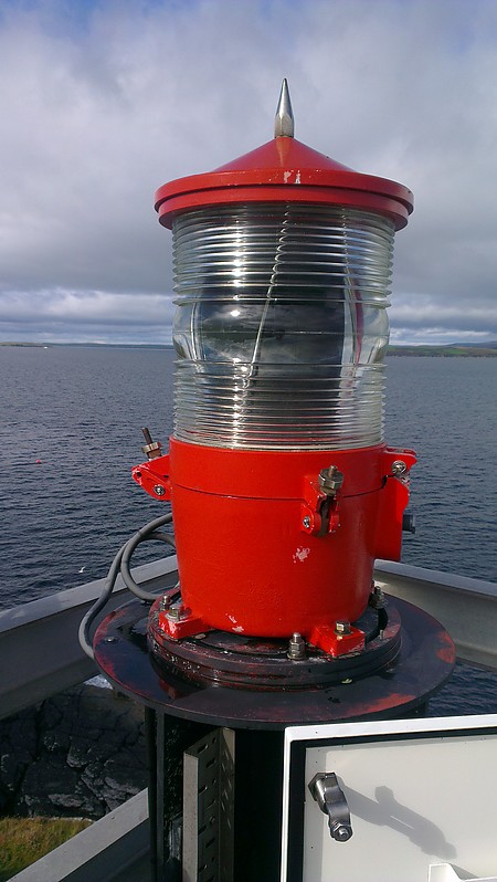 Orkney islands / Hoxa Head light - lamp
Solar Powered, White Lattice Tower, Owned and Maintained by the Northern Lighthouse Board
Keywords: Orkney islands;Scotland;United Kingdom;Scapa Flow;Lamp