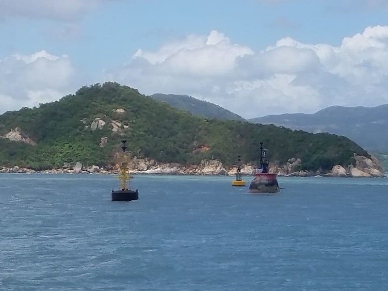 Adamasta Rock light
Buoys and an isolated danger mark beacon marking the location of the submerged Adamasta rock near Cheung Chau
Keywords: China;Hong Kong;South China Sea;Offshore