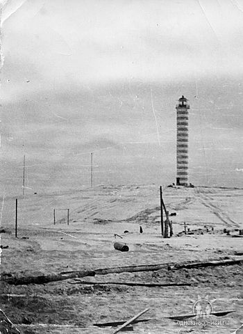 Nenetsia /  Shoyna lighthouse - photo 1960
AKA Shoynskii 
Source: [url=http://www.polarpost.ru/forum/viewtopic.php?f=28&t=772]Polar Post[/url]
Keywords: White sea;Russia;Nenetsia;Historic;Winter