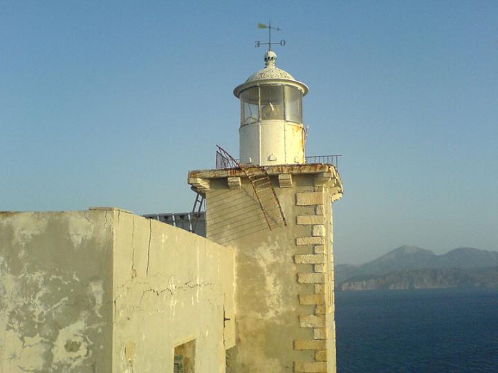 Akradhia lighthouse
AKA Akradia, Mílos
Source of the photo: [url=http://www.faroi.com/]Lighthouses of Greece[/url]

Keywords: Aegean sea;Milos;Greece