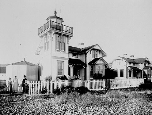 California / Ballast Point lighthouse
Photo from [url=http://www.uscg.mil/history/weblightships/LightshipIndex.asp]US Coast Guard site[/url]
Keywords: United States;Pacific ocean;Historic;California