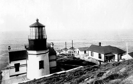 California / Point Conception lighthouse
Photo from [url=http://www.uscg.mil/history/weblightships/LightshipIndex.asp]US Coast Guard site[/url]
Keywords: United States;Pacific ocean;Historic;California