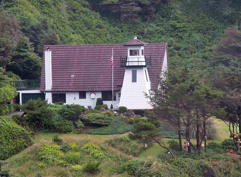 Oregon / Cape Perpetua / Cleft of the Rock lighthouse
Author of the photo: [url=https://www.flickr.com/photos/21475135@N05/]Karl Agre[/url]

Keywords: Oregon;United States;Pacific ocean