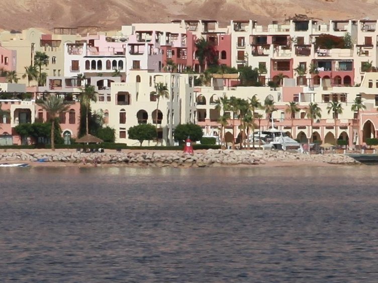 Tala Bay / Entrance Channel N Breakwater light
Keywords: Gulf of Aqaba;Aqaba;Jordan