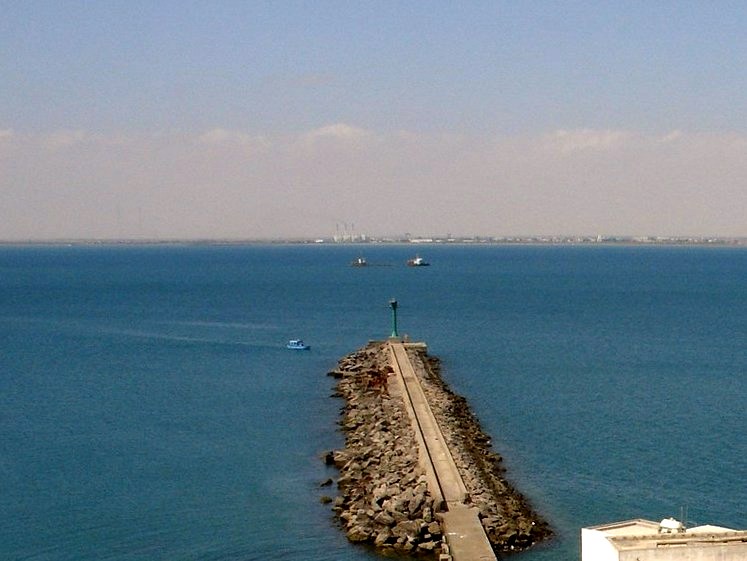 Aden / Ras Marbut Breakwater light
Keywords: Aden;Gulf of Aden;Yemen
