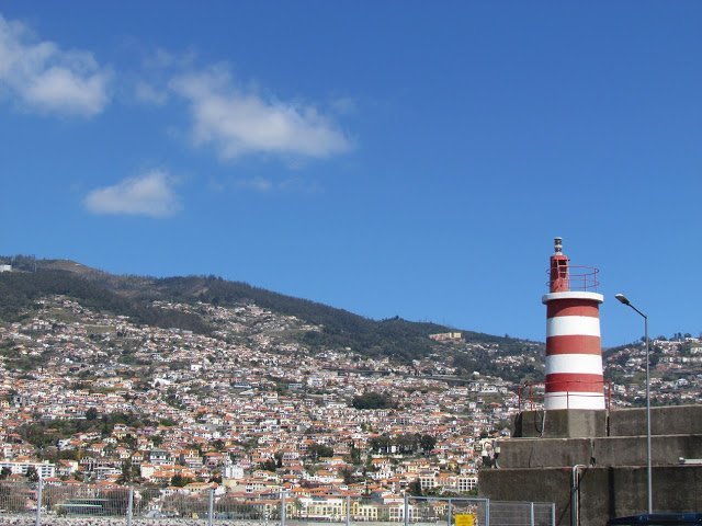 Madeira / Funchal / Cais da Pontinha light
Keywords: Funchal;Madeira;Portugal;Atlantic ocean