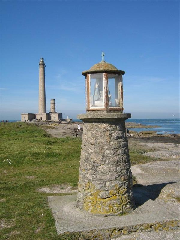 France / Barfleur / Small model of lighthouse next to Phare de Gatteville
Phare de Gatteville is seen behind
Author of the photo: [url=https://www.flickr.com/photos/yiddo2009/]Patrick Healy[/url]
Keywords: Stuff