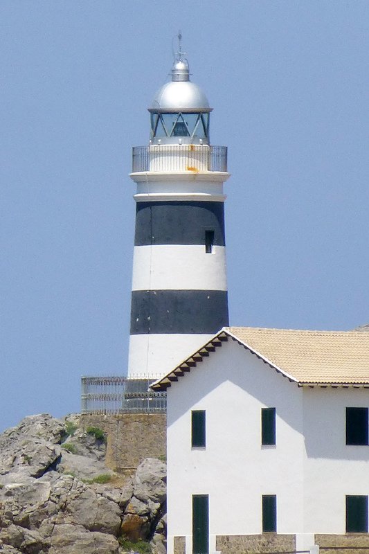 Mallorca / Port de Soller / Sa Creu lighthouse
Author of the photo: [url=https://www.flickr.com/photos/45898619@N08/]Paddy Ballard[/url]

Keywords: Spain;Palma de Mallorca;Port de Soller;Mediterranean sea
