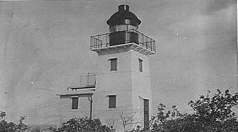 Buck Island Lighthouse
Photo from [url=http://www.uscg.mil/history/weblighthouses/USCGLightList.asp]US Coast Guard site[/url]
Keywords: United States;Virgin Islands;Caribbean sea;Historic