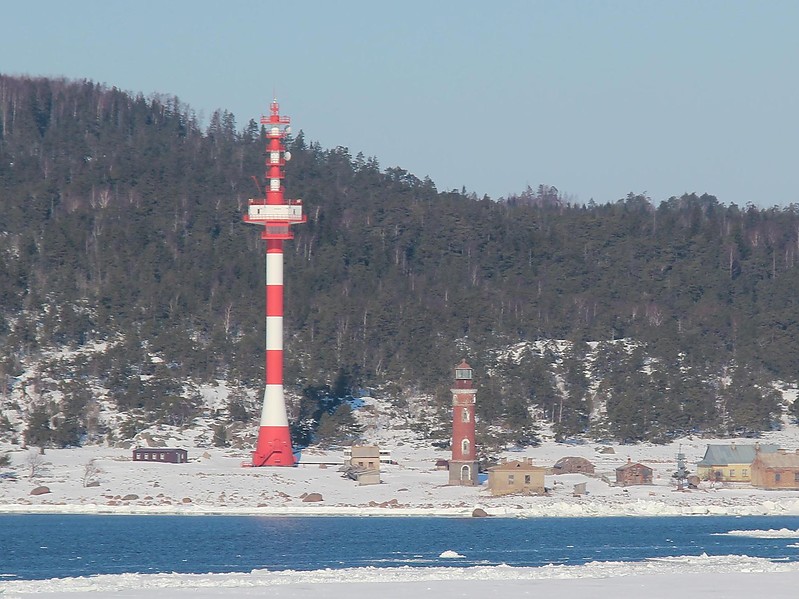 Gulf of Finland / Gogland / Yuzhnyy Goglandskiy lighthouse and radar tower
Photo by [url=http://dmitry-v-ch-l.livejournal.com/]Dmtry Lobusov[/url]
Keywords: Gogland;Russia;Gulf of Finland;Vessel Traffic Service