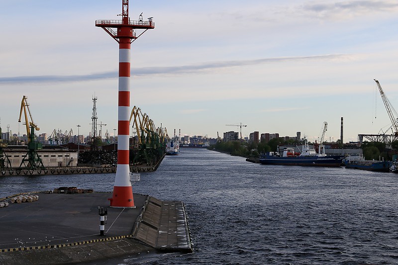 Saint-Petersburg / Korabel'nyy Kanal lighthouse
Author of the photo: [url=http://fotki.yandex.ru/users/winterland4/]Vyuga[/url]
Keywords: Russia;Neva river;Gulf of Finland;Saint-Petersburg;Vessel Traffic Service