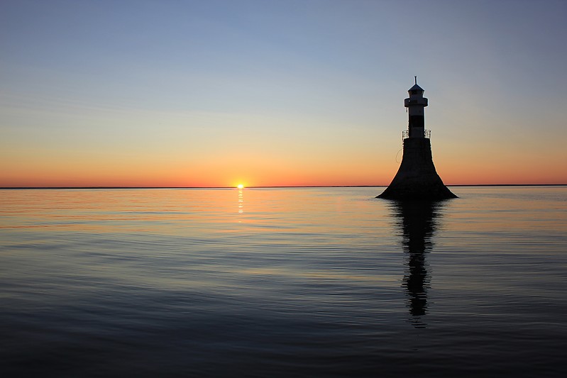 Vyborg bay / Mys Krestovyy lighthouse
Author of the photo: [url=http://fotki.yandex.ru/users/vladimirmax7/]Vladimir Maximov[/url]
Keywords: Gulf of Finland;Russia;Vyborg;Offshore;Sunset