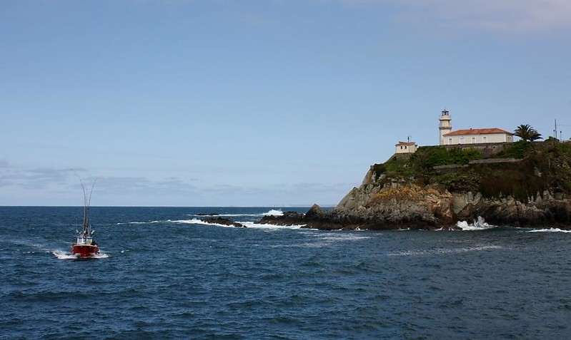 Cudillero / Punta Rebollera Lighthouse
Author of the photo [url=http://fotki.yandex.ru/users/gerogorg/]gerogorg[/url]
Keywords: Cudillero;Asturias;Spain;Bay of Biscay