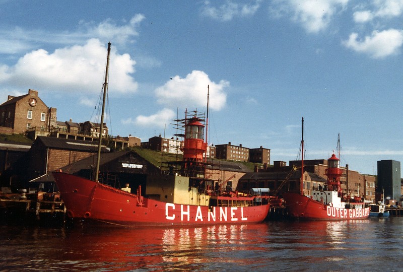 Trinity house Lightvessel 23 (LV 23)
Light Vessel 'Channel' 30th June 1982 in the river Tyne for repair and paint up.
Permission granted by [url=http://forum.shipspotting.com/index.php?action=profile;u=25876]Ken Lubi[/url]
[url=http://www.shipspotting.com/gallery/photo.php?lid=1001376]Original photo[/url]

Keywords: Liverpool;Lightship;England