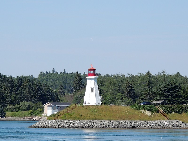 New Brunswick / Mulholland Point Lighthouse
Author of the photo: [url=https://www.flickr.com/photos/bobindrums/]Robert English[/url]
Keywords: New Brunswick;Canada;Bay of Fundy