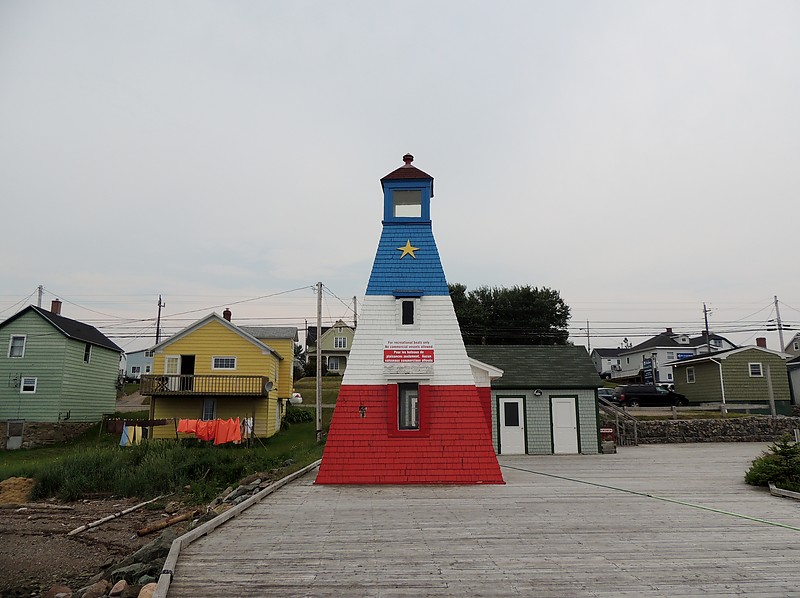 Nova Scotia / Cheticamp Harbour range front Lighthouse
Author of the photo: [url=https://www.flickr.com/photos/bobindrums/]Robert English[/url]

Keywords: Nova Scotia;Canada;Gulf of Saint Lawrence