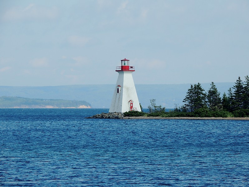 Nova Scotia / Kidston Island East Lighthouse
Author of the photo: [url=https://www.flickr.com/photos/bobindrums/]Robert English[/url]
Keywords: Nova Scotia;Canada;