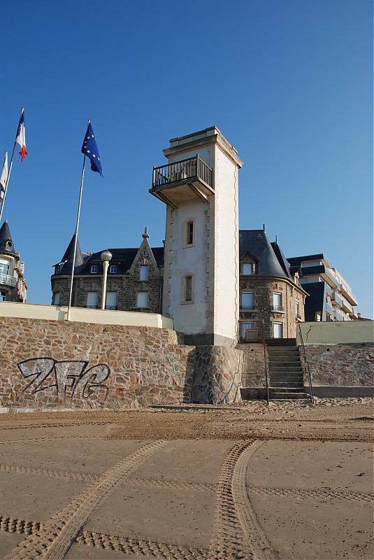 Les Sables d'Olonne /L'Estacade / feu antérieur
Keywords: France;Bay of Biscay;Pays de la Loire;Les Sables d Ollone