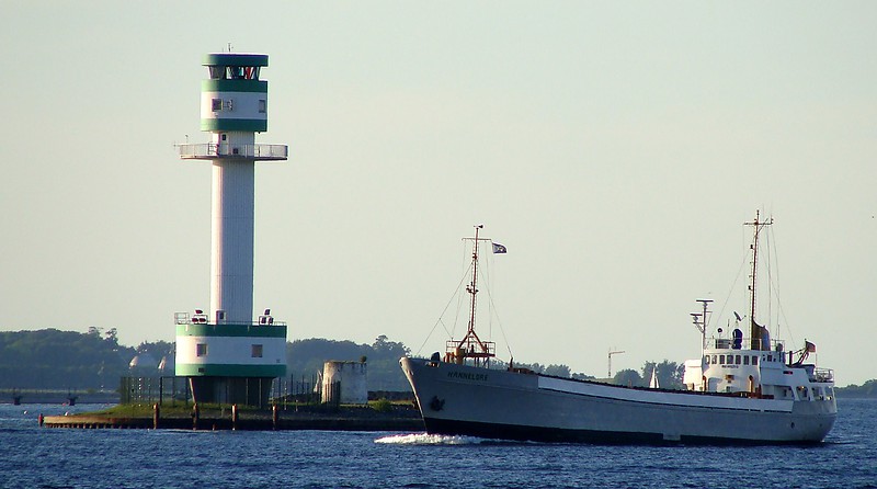Friedrichsort Lighthouse
Permission granted by [url=http://forum.shipspotting.com/index.php?action=profile;u=3603]Arne Luetkenhorst[/url]
[url=http://www.shipspotting.com/gallery/photo.php?lid=1324890]Original photo[/url]
Keywords: Kiel;Germany;Bay of Kiel