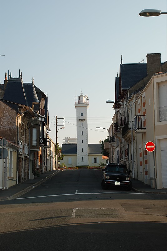 Passe du SW Ldg Lts Rear / La Potence lighthouse
Keywords: France;Bay of Biscay;Pays de la Loire;Les Sables d Ollone