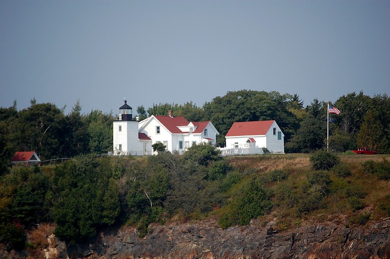 Maine / Fort Point lighthouse
Author of the photo: [url=https://www.flickr.com/photos/bobindrums/]Robert English[/url]
Keywords: Maine;Atlantic ocean;United States
