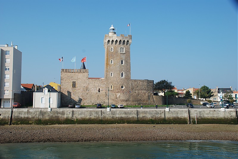 Les Sables d'Olonne / Ldg Lts Rear / Tour d'Arundel lighthouse
Keywords: France;Bay of Biscay;Pays de la Loire;Les Sables d Olonne