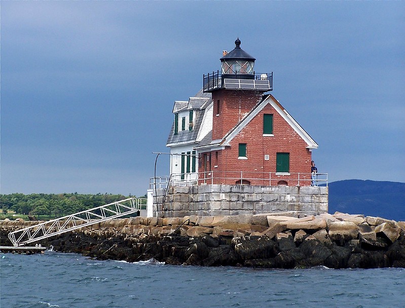 Maine / Rockland Harbor Breakwater lighthouse
Author of the photo: [url=https://www.flickr.com/photos/bobindrums/]Robert English[/url]
Keywords: Rockland;Maine;United States;Atlantic ocean