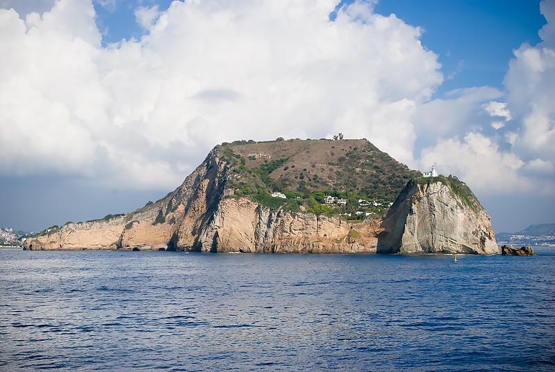Capo Miseno lighthouse
White tower on the rock at the right side
Keywords: Naples;Italy;Tyrrhenian Sea