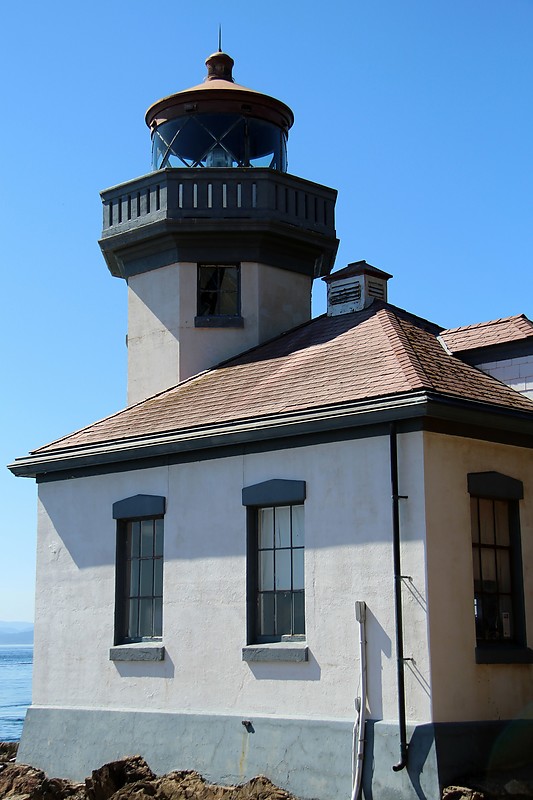Washington / Lime Kiln lighthouse
Author of the photo: [url=http://www.flickr.com/photos/21953562@N07/]C. Hanchey[/url]
Keywords: San Juan Islands;Washington;United States;Haro Strait
