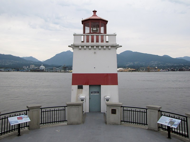 British Columbia / Vancouver / Brockton Point Lighthouse
Author of the photo: [url=https://www.flickr.com/photos/bobindrums/]Robert English[/url]
Keywords: Vancouver;Canada;British Columbia