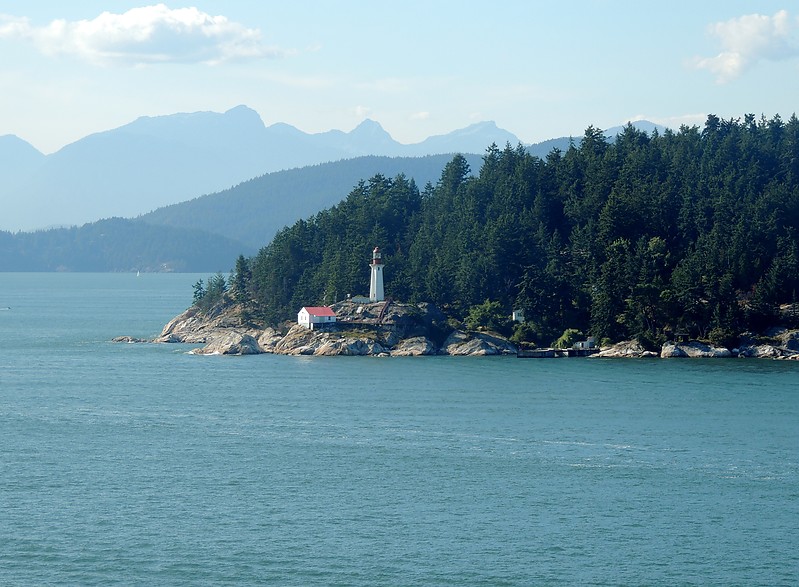 Vancouver / Point Atkinson lighthouse
Author of the photo: [url=https://www.flickr.com/photos/bobindrums/]Robert English[/url]

Keywords: Vancouver;British Columbia;Canada