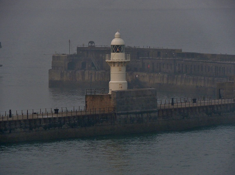 Dover / Breakwater Knuckle Lighthouse
Author of the photo: [url=https://www.flickr.com/photos/bobindrums/]Robert English[/url]
Keywords: Dover;England;United Kingdom;English channel