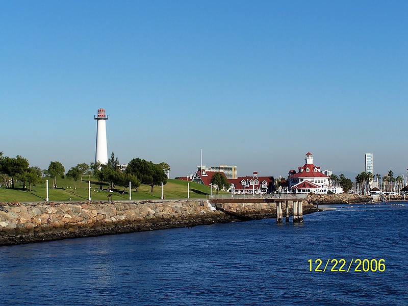 California / Los Angeles / Long Beach Harbour (left) and Parker's (right) Lighthouses
Author of the photo: [url=https://www.flickr.com/photos/bobindrums/]Robert English[/url]

Keywords: California;United states;Pacific ocean;Los Angeles