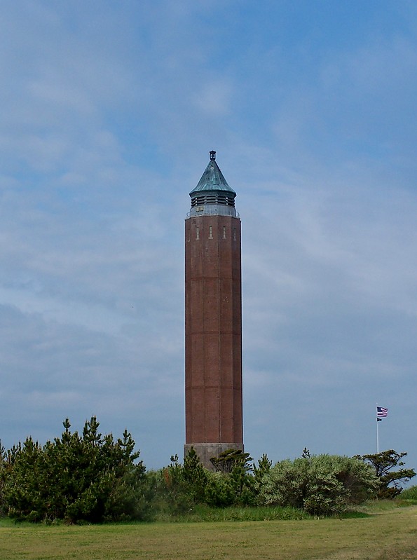 New York / Great South Bay / Long Island / Fire Island water tower
Carried navigational light 1974-1986 when the main Fire island lighthouse was deactivated
Author of the photo: [url=https://www.flickr.com/photos/bobindrums/]Robert English[/url]

Keywords: New York;Great South Bay;Long island;United States;Atlantic ocean