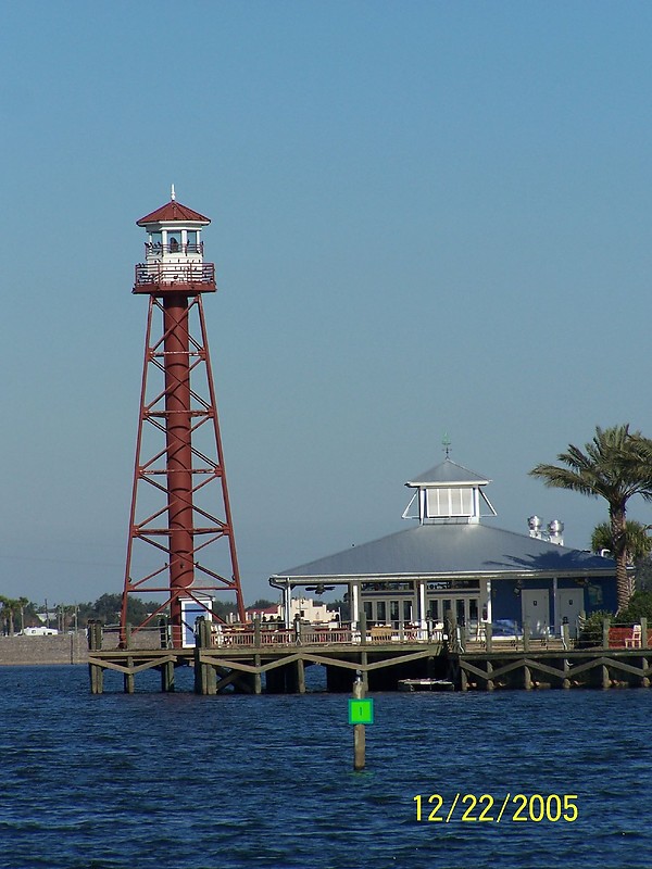 Florida / Lake Sumter lighthouse
Author of the photo: [url=https://www.flickr.com/photos/bobindrums/]Robert English[/url]
Keywords: Florida;United States;Faux