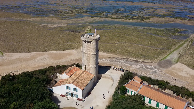 Les Baleines (1) lighthouse
Author Michael Petrov
Keywords: Ile de Re;France;Bay of Biscay