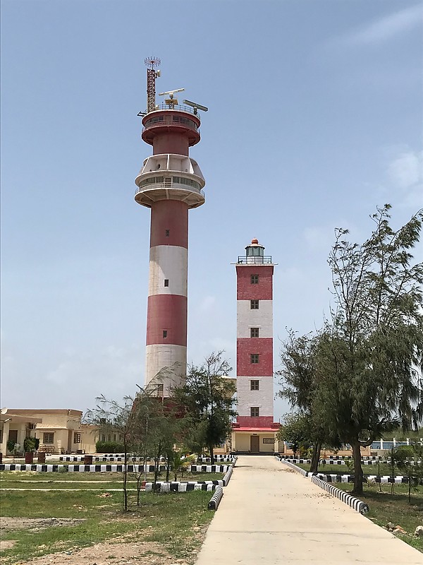 Gulf of Kutch / Okha lighthouse
Left: VTS radar tower
Keywords: Gulf of Kutch;India;Vessel Traffic Service