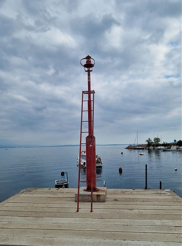 Ika Mole  light
Keywords: Croatia;Adriatic sea