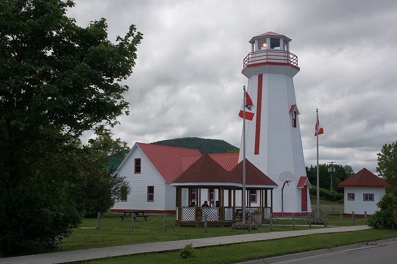 New Brunswick / Campbellton Range Rear Lighthouse
Photo source:[url=http://lighthousesrus.org/index.htm]www.lighthousesRus.org[/url]
Keywords: New Brunswick;Canada;Gulf of Saint Lawrence;Chaleur bay