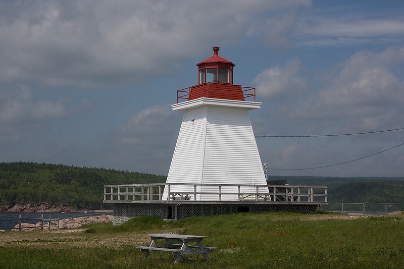 Nova Scotia / Neil's Harbour Lighthouse
Photo source:[url=http://lighthousesrus.org/index.htm]www.lighthousesRus.org[/url]
Keywords: Nova Scotia;Canada;Atlantic ocean;Gulf of Saint Lawrence;Cabot Strait