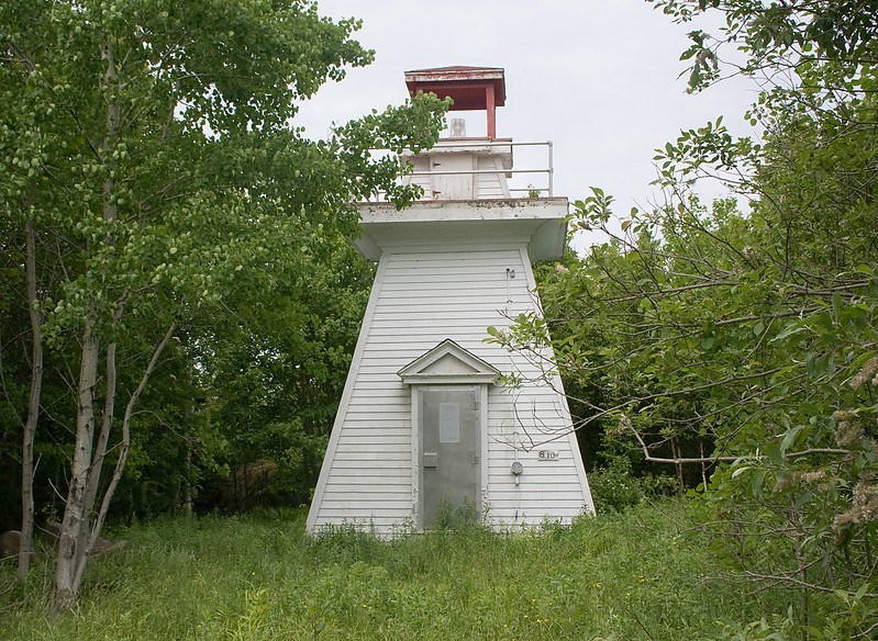 Nova Scotia / Man of War Rear Range Lighthouse
Photo source:[url=http://lighthousesrus.org/index.htm]www.lighthousesRus.org[/url]
Keywords: Nova Scotia;Canada